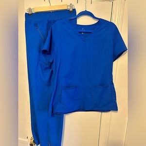 Insight by Med Couture Women’s Scrub Set